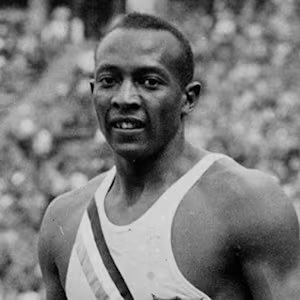 VARPickr1's tweet photo. Jesse Owens – Berlin 1936

Owens, a Black American athlete, won four gold medals in Nazi Germany, right under Hitler’s nose.
He crushed Hitler’s myth of Aryan supremacy and became a hero for equality.
🌍 A sporting victory that shook global politics. https://t.co/lw5uFe8JbX