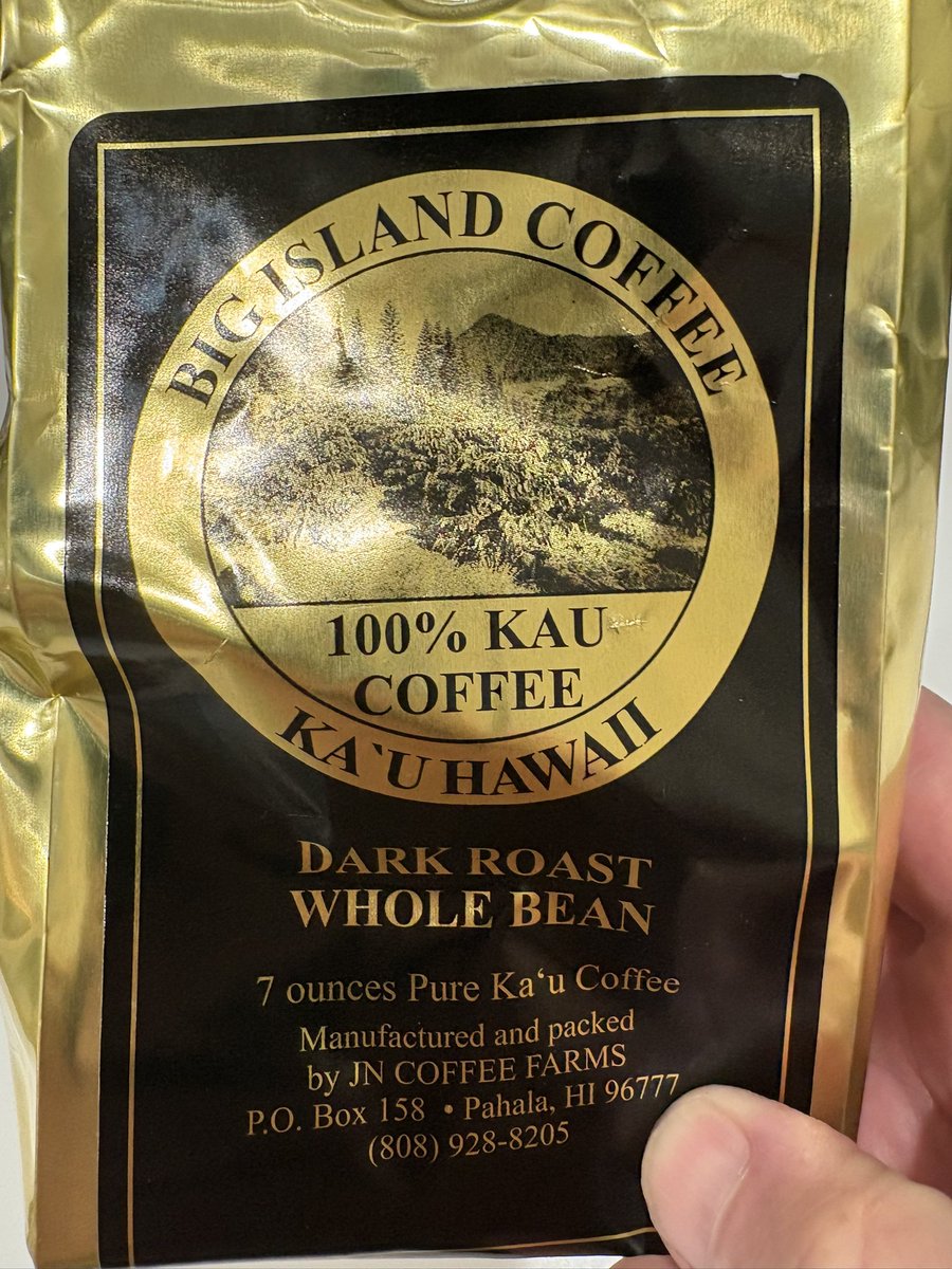 High79Mile's tweet photo. Plenty of brew for me and you☕️😘☕️.
The best part of Hawaii: EVERTHING🌸
The worst part of Hawaii: LEAVING😢
#TakeMeBackToHawaii https://t.co/Tg24PEmWBR