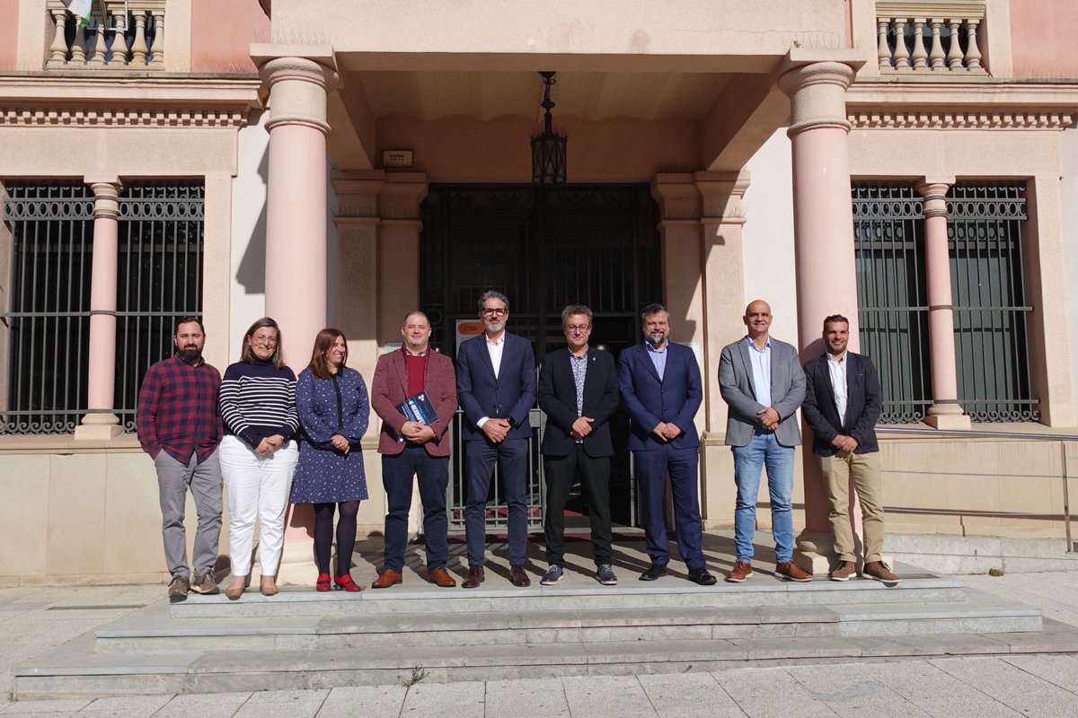💧 Presentem a l’Ajuntament de Rubí el projecte e-READAPTA, una proposta que suposa un pas endavant en la gestió sostenible de l’aigua a la ciutat.

🏛️ La iniciativa ha estat seleccionada pel <a href="/mitecogob/">Transición Ecológica y Reto Demográfico</a> en tercera convocatòria en el marc del PERTE i rebrà una ajuda de prop de 2