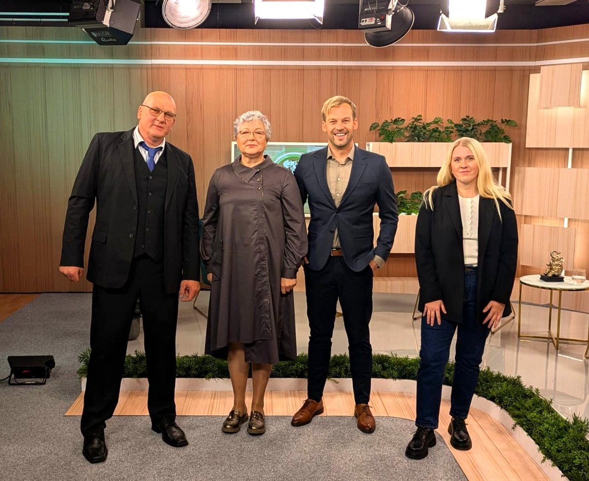 PatverumsDM's tweet image. Biedrības “Patvērums “Drošā māja”” speciālistes Gita Miruškina un Ilze Norvaiša  piedalījās raidījumā “Zilonis studijā”, lai runātu par  tēmu – “Cilvēku tirdzniecība – modernā verdzība Latvijā”.   

Skaties raidījumu: ej.uz/cilvektirdznie…

🤝 @Fondi_eu