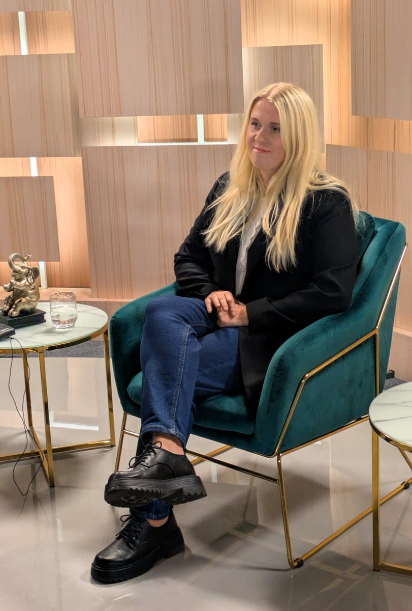 PatverumsDM's tweet image. Biedrības “Patvērums “Drošā māja”” speciālistes Gita Miruškina un Ilze Norvaiša  piedalījās raidījumā “Zilonis studijā”, lai runātu par  tēmu – “Cilvēku tirdzniecība – modernā verdzība Latvijā”.   

Skaties raidījumu: ej.uz/cilvektirdznie…

🤝 @Fondi_eu