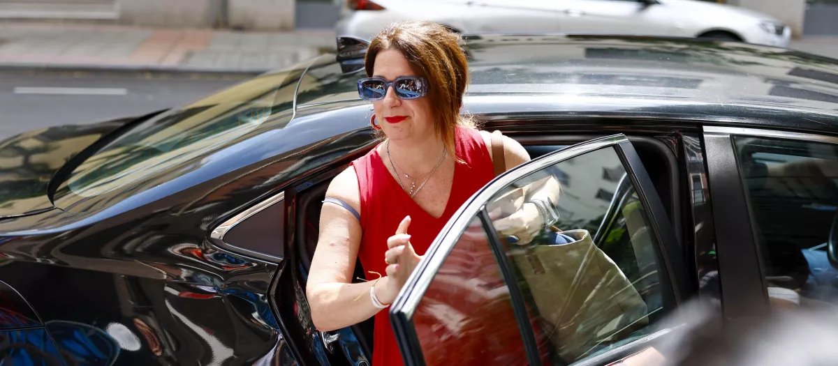 <a href="/mariaduran/">María Durán</a> Guapa, elegante, lista y con clase.
Odiarla, es un deber fachoesférico.