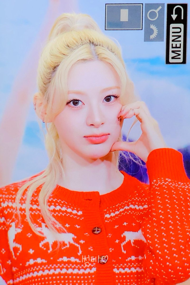 𝐬𝐮𝐦𝐦𝐞𝐫 𝐝𝐚𝐲𝐬. tweet media