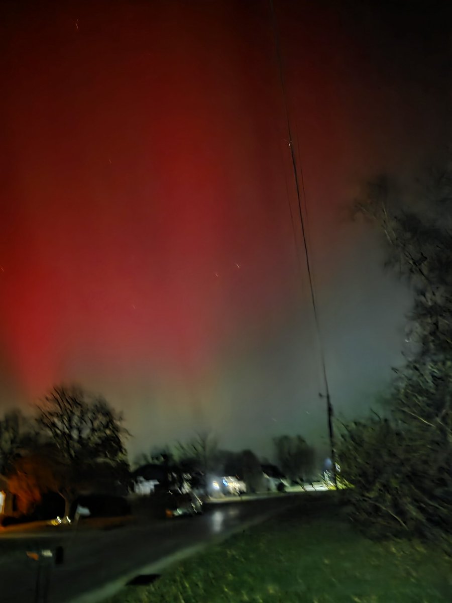 jimpack1's tweet image. A little bit of the northern lights from Iowa last night....