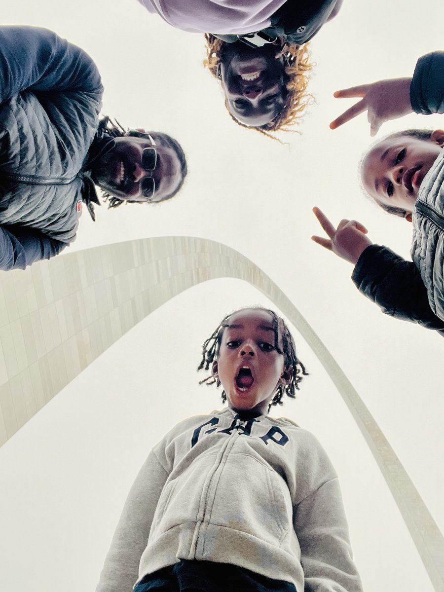 GatewayArchSTL's tweet image. Put it on the holiday card 📬

📸 by Jewel B.