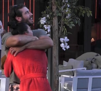 gf_forum's tweet image. Un altro aereo per Rasha 🥰

“This girls is on fire ❤️ #rashflow” 

#GrandeFratello