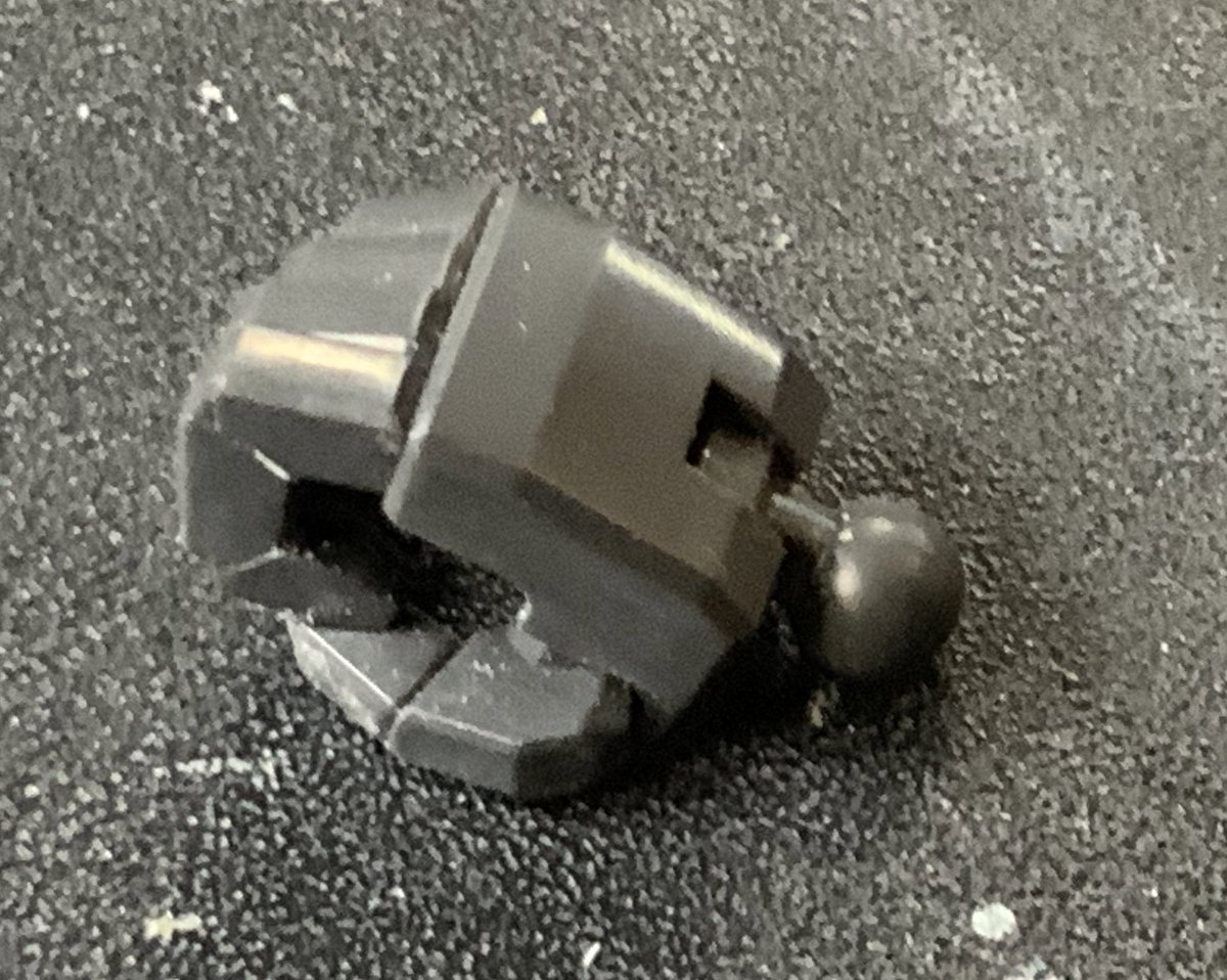 製作スペースにお忘れ物です
お心当たりのある方はお預かりしております

クルーまでお問い合わせくださいね

てか、このパーツ
なんだろ？