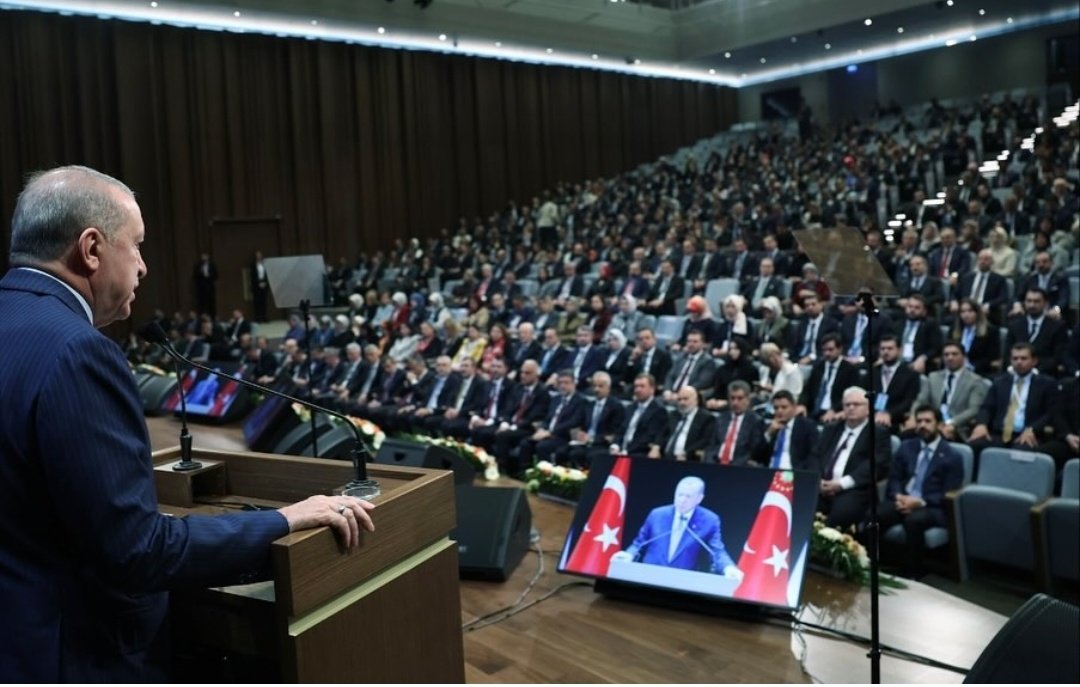 175. Genişletilmiş İl Başkanları Toplantısını Genel Başkanımız ve Cumhurbaşkanımız Sayın <a href="/RTErdogan/">Recep Tayyip Erdoğan</a> teşrifleriyle gerçekleştirdik.

Toplantımızın Ülkemiz, Milletimiz ve Partimiz için hayırlara vesile olmasını Yüce ALLAH'tan niyaz ediyoruz