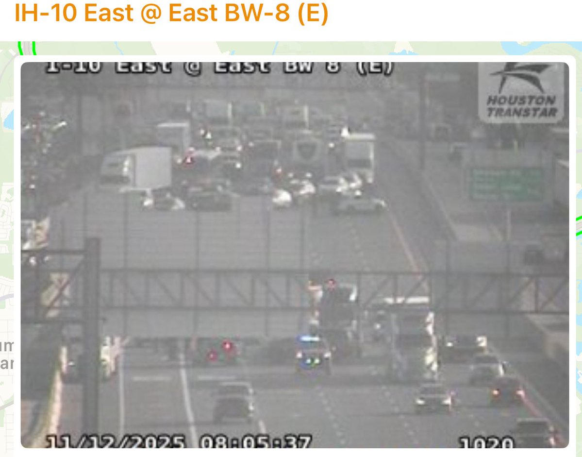 HCSO_TerryGarza's tweet image. Traffic alert:  IH-10 East Fwy WB, at Dell Dale, a major crash involving 3 vehicles is causing a complete freeway shutdown.  All traffic is being diverted off of the East Freeway at the Dell Dale/Beltway 8 East exit.  Find an alternate route or expect delays.  @HCSOTexas…