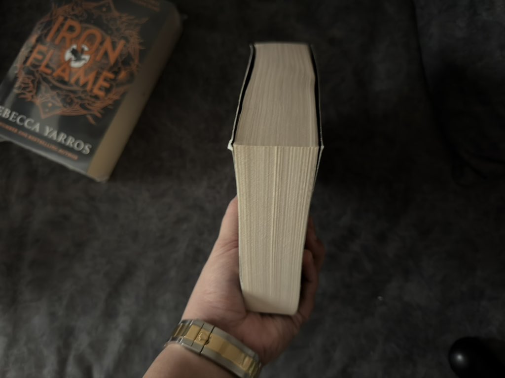 hi *rt appreciate*

I'm selling #fourthwing and #ironflame 559 THB (delivery free of charge) 👍🏻 

I read fourthwing alr, but ironflame couldnt be any more fresher newer than disss 

or, im also open to book swapping! feel free to drop the book you'd like to exchange with