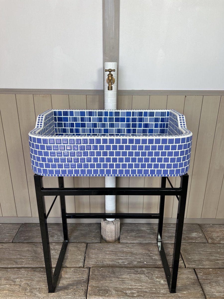 sazendo's tweet photo. 岐阜県多治見市で昔ながらで新しいタイルの流し台を製作販売しています。

 https://t.co/zHK7krUIWn https://t.co/icvyYJVj1p