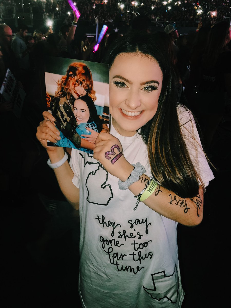 cmtswift's tweet image. everybody moved on, i stayed there📍(the reputation era)