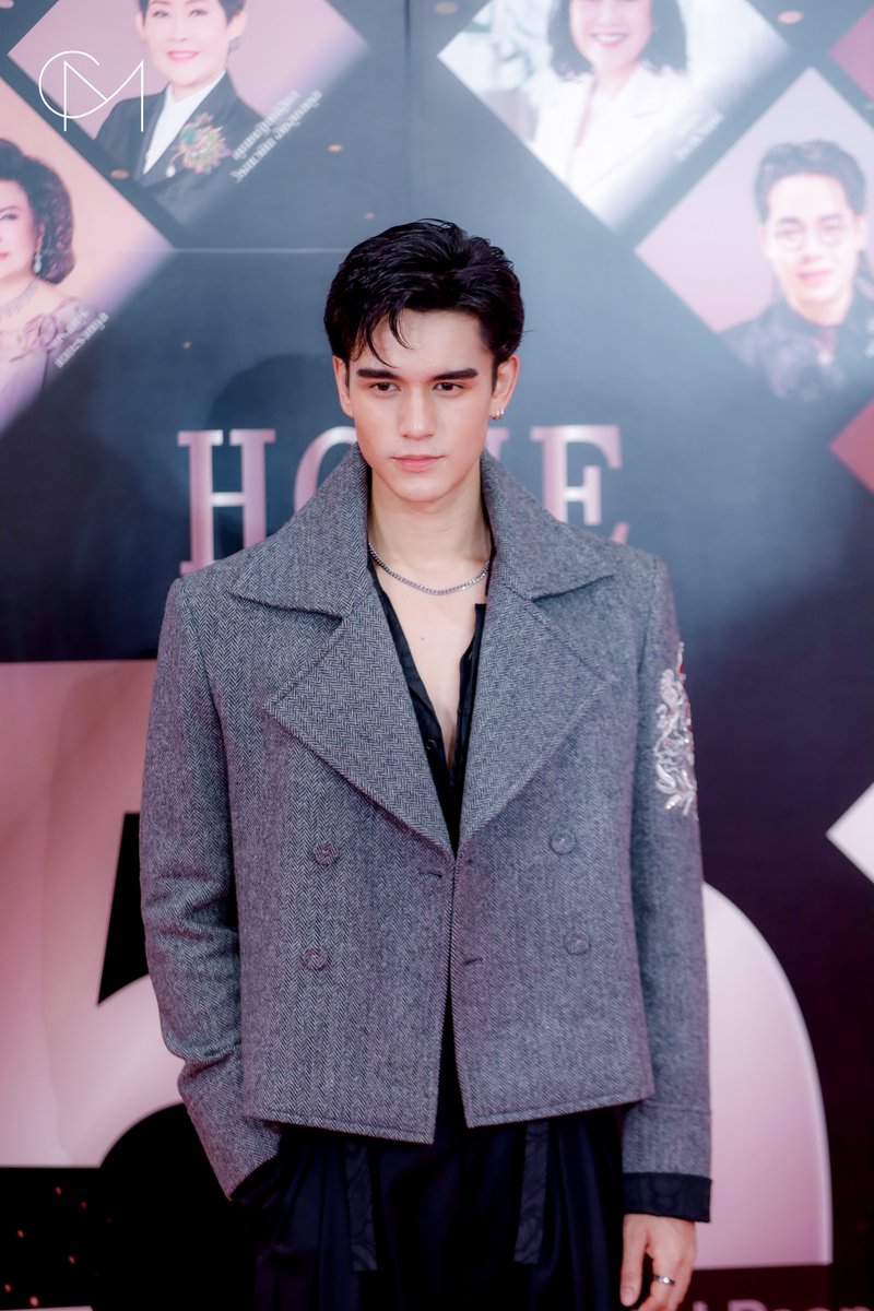 "เทศน์ ไมรอน" ช่วงเดินพรมแดงในงานประกาศรางวัล “HOWE AWARDS 2025 13th Anniversary” 

HOWE WITH TATE 

#HOWEAWARDS2025xTATE
#TateMyron #เทศน์ไมรอน
#HOWEAWARDS2025
#HOWE #HOWEMAGAZINE