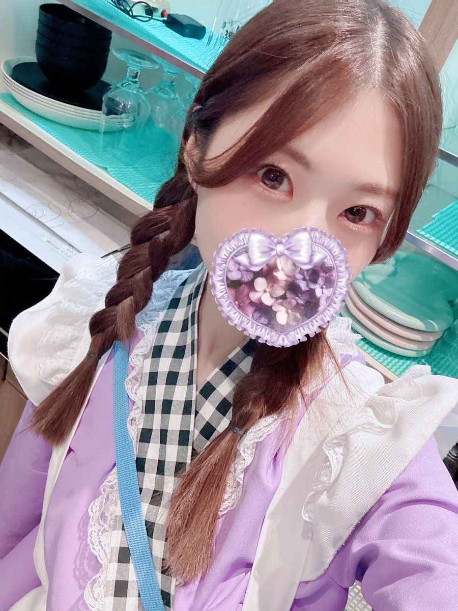 本日もありがとうございました！
天下一のお話とかボカロイントロクイズとか古のニコニコとかとか…
なかなかにぶっ飛んだお話もありましたが！
今日も賑やかで楽しかったです🙌💕

次回15日におります(՞ ܸ.ˬ.ܸ՞)”