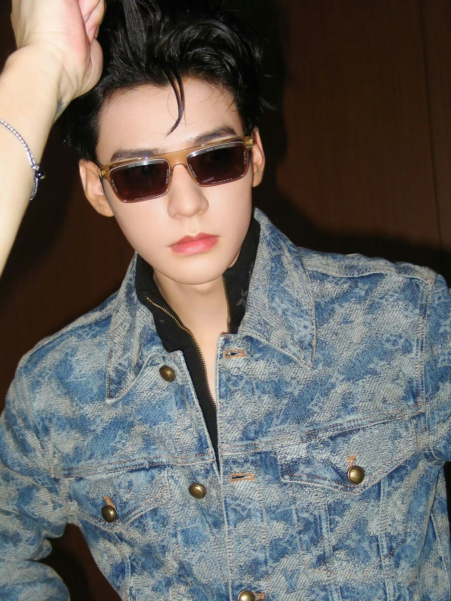 หล่อขนาดนี้จะให้ทำยังไง #กงจวิ้น #ตํานานนทีมืด #gongjunthailandfanclub  #gongjunHBD1129