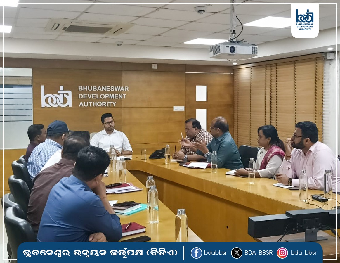 BDA_BBSR's tweet image. BDA Vice-Chairman Chanchal Rana chaired a meeting today to review the proposed New City Project covering parts of Gothapatna, Malipada, and Daspur mouzas. Senior BDA officials were also present.
#NewCity  #BDA #UrbanDevelopment