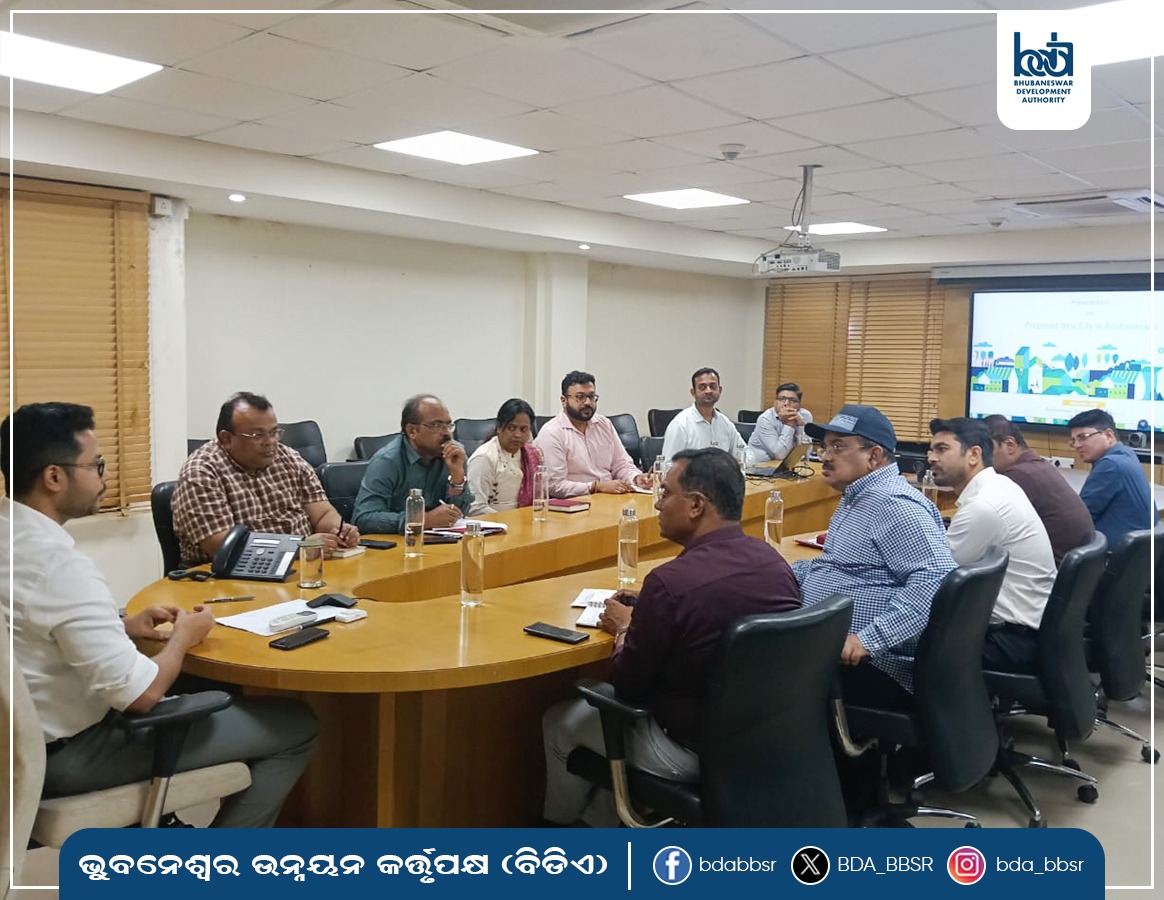 BDA_BBSR's tweet image. BDA Vice-Chairman Chanchal Rana chaired a meeting today to review the proposed New City Project covering parts of Gothapatna, Malipada, and Daspur mouzas. Senior BDA officials were also present.
#NewCity  #BDA #UrbanDevelopment