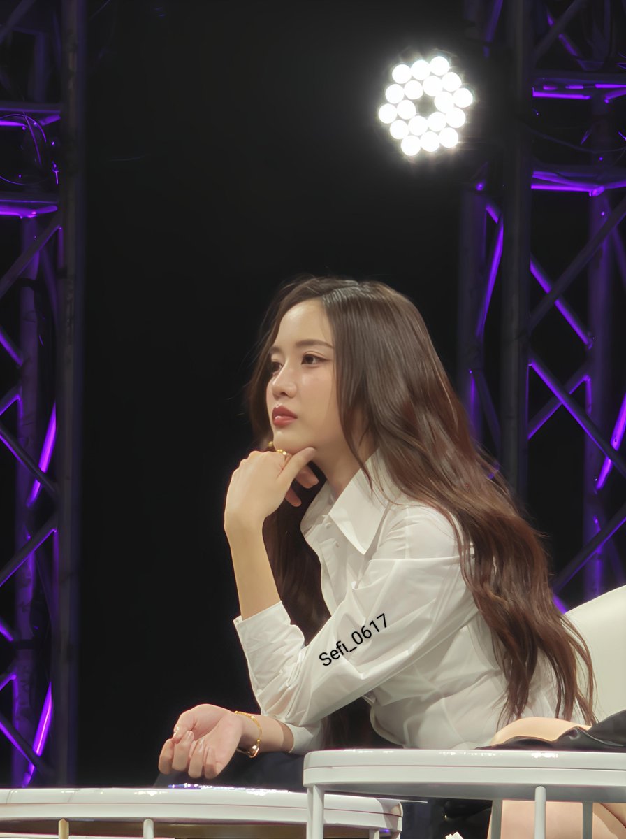 Mesmerising face card. 🤤

SAROCHA AT IN THE 8IGHT
#InThe8ightxFreen