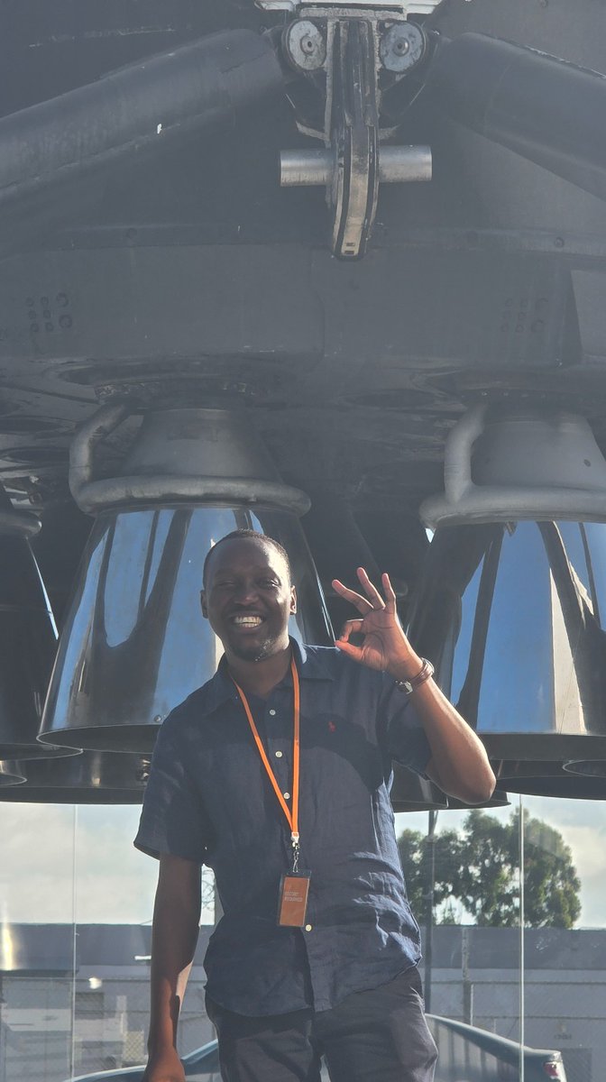 victor_mapunga's tweet image. Just a boy from Zimbabwe 🇿🇼 Standing at SpaceX HQ, where the dream of global connectivity takes flight!

As Shona Prince Technologies, Authorized Starlink Retailer, we’re turning that dream into reality across Africa one Starlink at a time, helping humanity become multiplanetary