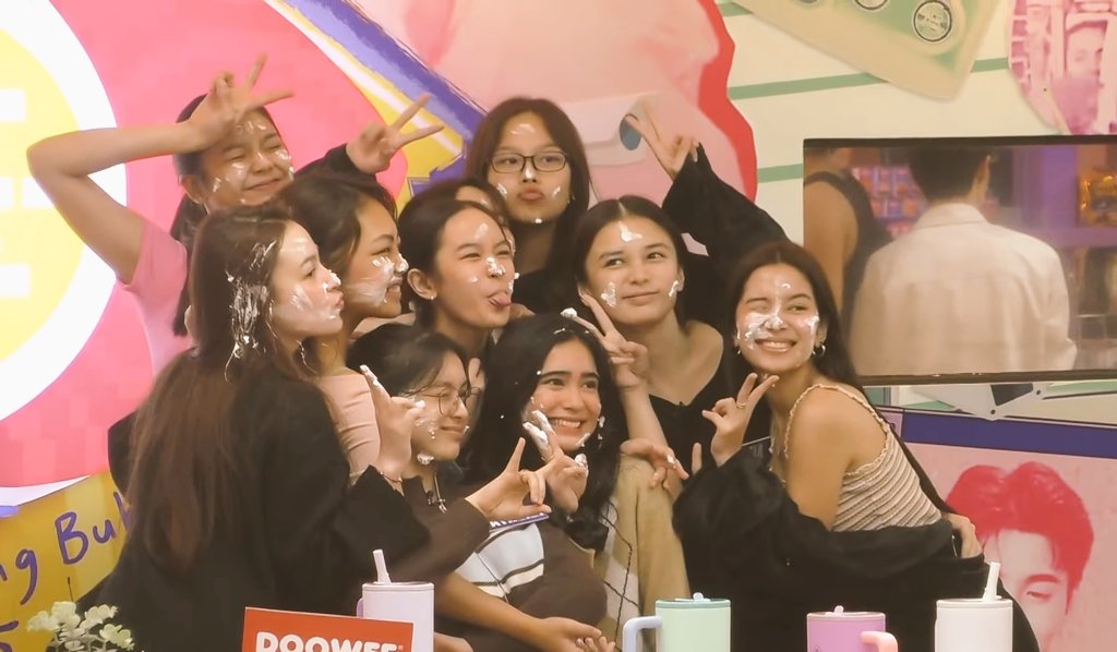 onyourarc's tweet image. this is my family

#PBBCollab20PhotoCake