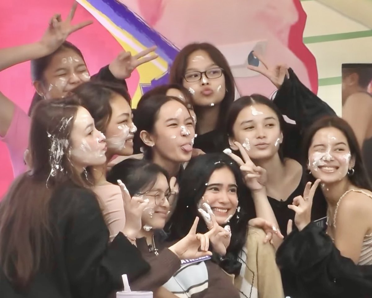 krystmejes's tweet image. the pbb girls who carried this season y’all !!
I LOVE THEM SO MUCH 💗

 #PBBCollab20PhotoCake