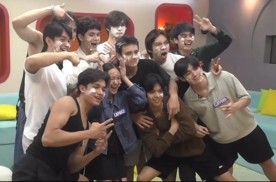 fidelitism's tweet image. a damn punishment to me, kuya. WTH. but the way caprice did the task enduring it for several hours, just to bring a cake to the table for hms on her birthday is something. 

these frames tho. 🥹

 #PBBCollab20PhotoCake