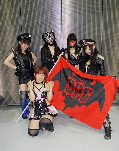 sister_the_bee's tweet photo. というわけで時は再び動き出すようです…2025年の我々を見ていただきたい
まさかこんな日がくるだなんて、、、生き続けたら信じられない未来がくるんですね

この人についてったら絶対おもろいことが起きるっていうの現役ですごすぎる

大拡散をしてください
12/12(金)〜新宿　我々は帰ってきた！ https://t.co/uKyfcE2eLe