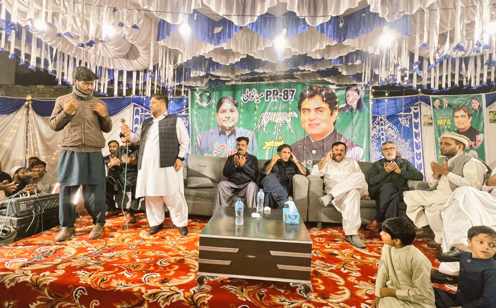 ElectPMLN2025's tweet photo. Mianwali Sirf Sher Ka!
PMLN Candidate Ali Haider Noor Niazi addressed gathering in PP87 Mianwali City.
#PP87 #Mianwali #PMLN #MaryamNawaz https://t.co/vb93xG7eu7
