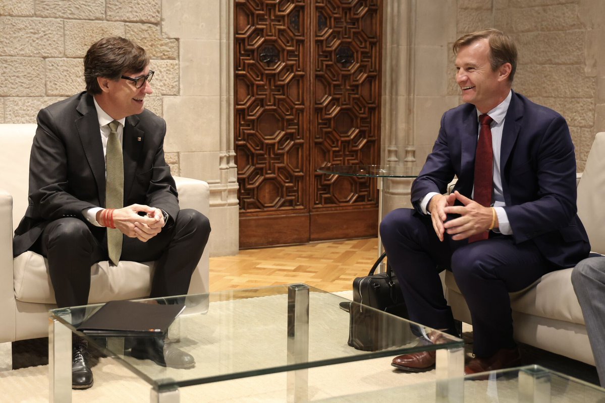 Maini01's tweet image. ¡Hoy de nuevo en #Barcelona! Siempre es un placer volver a #Cataluña y más aún tener un encuentro interesante con el president de la @gencat, @salvadorilla.
Muchas  gracias por el recibimiento y por compartir con nosotros vuestra visión del futuro tecnológico y digital 
Merci! 🤙🏻