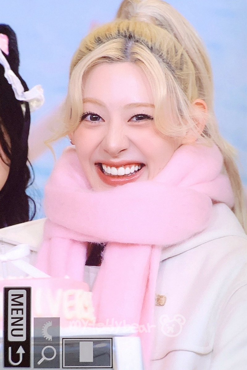 251112 5주년 함께 보낼 수 있어서 너무 행복했어💗 오래보쟈🩷
#스테이씨 #STAYC #세은 #SEEUN