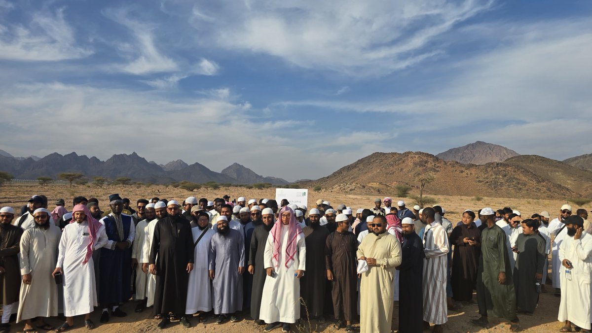 ALRASEE2's tweet image. #يد تغرس وأرض تزدهر 
مشاركتنا في موسم التشجير لهذا العام بمتنزه البيضاء بمنطقة المدينة المنورة.