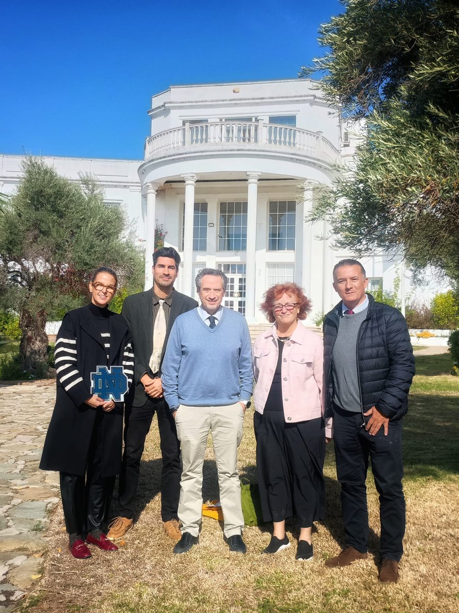 🧭 Esta mañana la Sala Garcilaso de nuestro Colegio ha acogido una interesante charla a cargo de Debra E. Johns, Assistant Vice President for Undergraduate Admissions de la Universidad de <a href="/NotreDame/">University of Notre Dame</a> 🇺🇸

🔗 Más información:
europaschool.org/2025/11/charla…

#EuropaEsMiColegio 💙🇪🇺