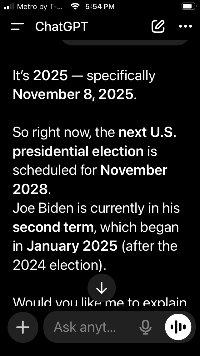 YOOO, why did CHATGPT tell me that Biden is the current president?????🙄🫢🤥🤫🤫