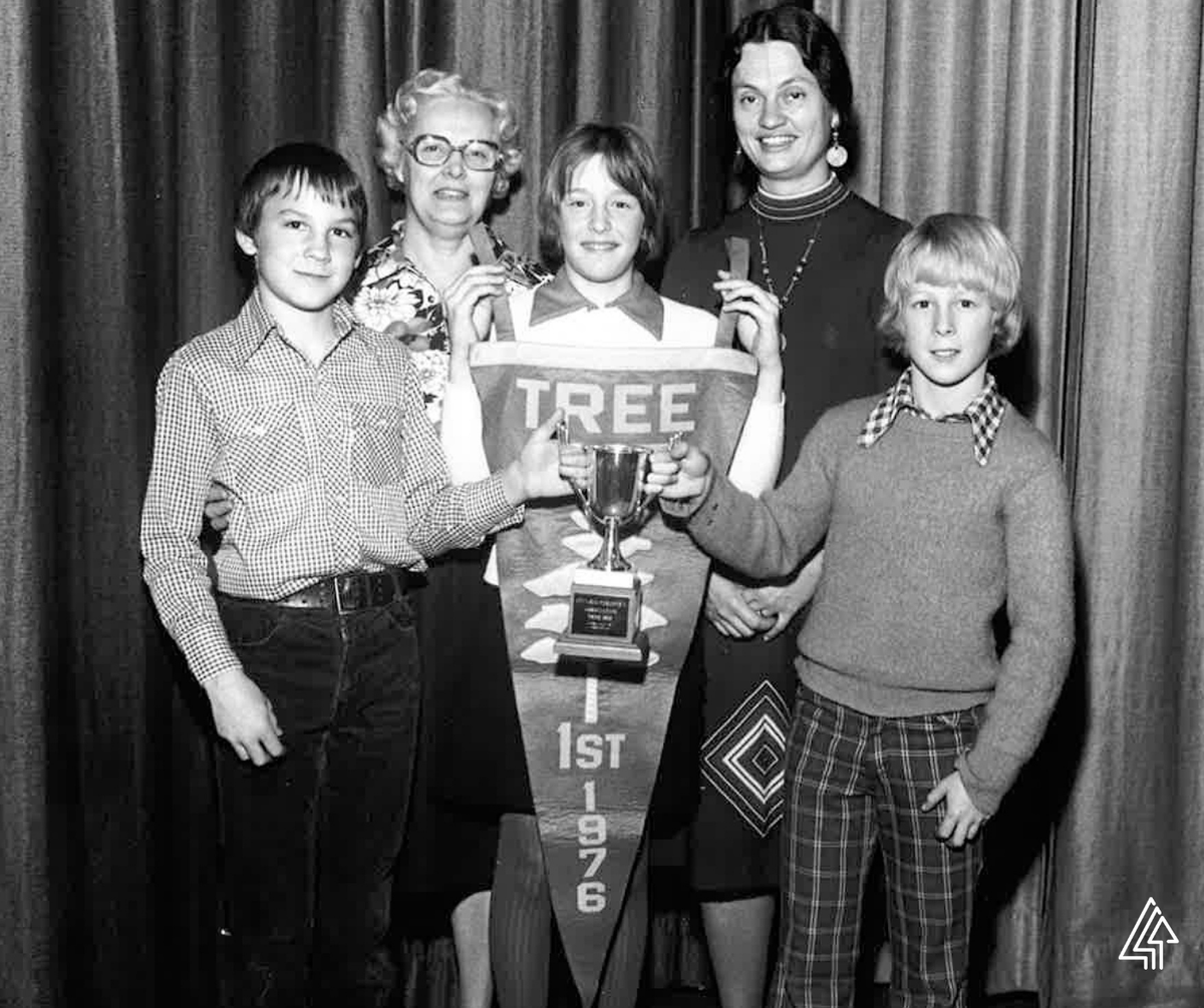 forestscanada's tweet image. Did you know our forest education programs have been informing and inspiring students and educators for over 60 years?
 
Learning about Canada’s forests doesn’t have to feel like homework – it can be a tree-mendous adventure for everyone! From informative presentations and…