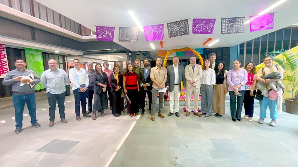 🗞️Esta semana en <a href="/Gaceta_UNAM/">Gaceta UNAM</a> 
✨"Comité de ECOS Nord realiza visita académica a la  UNAM-Oaxaca"✨
<a href="/IIFL_UNAM/">Filológicas</a> <a href="/imate_unam/">I. Matemáticas UNAM</a> <a href="/puic_unam/">PUIC UNAM</a> <a href="/UNAM_Historicas/">UNAM-Históricas</a> <a href="/iiesteticas/">Instituto de Investigaciones Estéticas, UNAM</a> <a href="/IGeografiaUNAM/">Instituto de Geografía UNAM</a> 
ℹ️Consulta la nota completa: gaceta.unam.mx/comite-de-ecos…