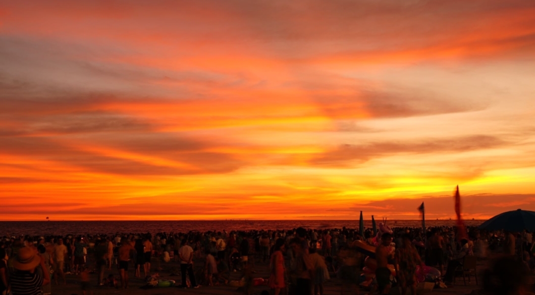 ChinaExpedition's tweet image. Beihai Silver Beach at dusk
Golden sunset, silvery sand, gentle waves—coastal magic in every glow!  

chinaexpeditiontours.com/china-guide/

#BeihaiSilverBeach #SunsetBliss #CoastalVibes #BeihaiTravel #ChinaBeaches
