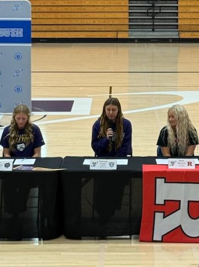 CONGRATS to our <a href="/emersynexner/">Emersyn Exner</a> on signing today!🥎