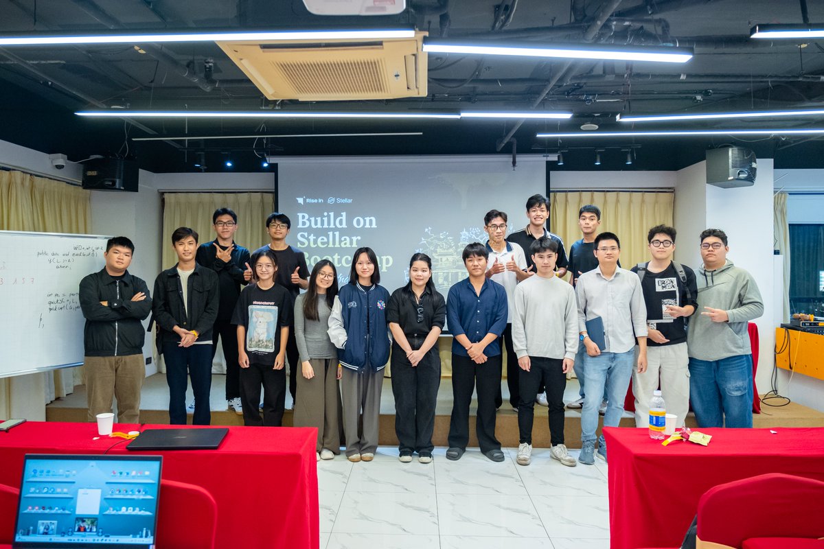 riseinweb3's tweet image. 🇻🇳 Build on Stellar Bootcamp - Vietnam 

Another stop in our @BuildOnStellar  journey!

Over 30+ participants joined and built 10+ projects on Stellar exploring how blockchain can power real-world innovation.

Big thanks to all the amazing builders who made this bootcamp a…