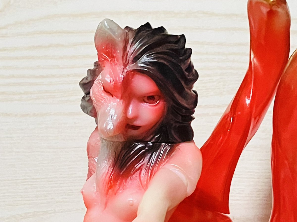 ヒカリトイズさんより「真説・物ノ怪少女九尾」です。 半人半獣