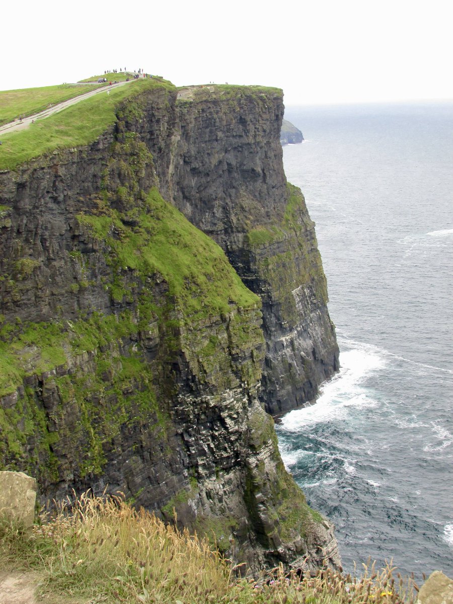 SeniorGlobetro1's tweet image. The #Cliffs of #Moher run for about 14 kilometres. To the north they reach their maximum height of 214 m above the Atlantic Ocean.
Cliffs offer #spectacularviews over the Ocean.
❗️Notice the people on the top of the Cliffs!!!
#cliffsofmoher #ireland 

seniorglobetrotters.com/magical-irelan…
