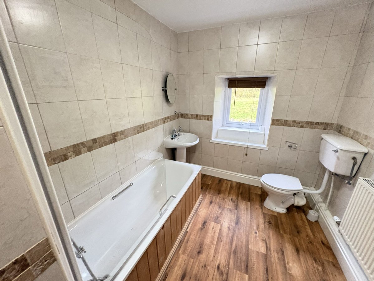 J_Pallister's tweet image. 🏡 To Let | Higher Clough Farmhouse, School Lane, Slaidburn, BB7 4TS | £1,350 pcm (Unfurnished)

🔗 bit.ly/4nXmkIB 
📞 For more details or to arrange a viewing, contact us on 01200 425697
✉️ Email: info@pallisters.co.uk

#tolet #slaidburn #forestofbowland #property
