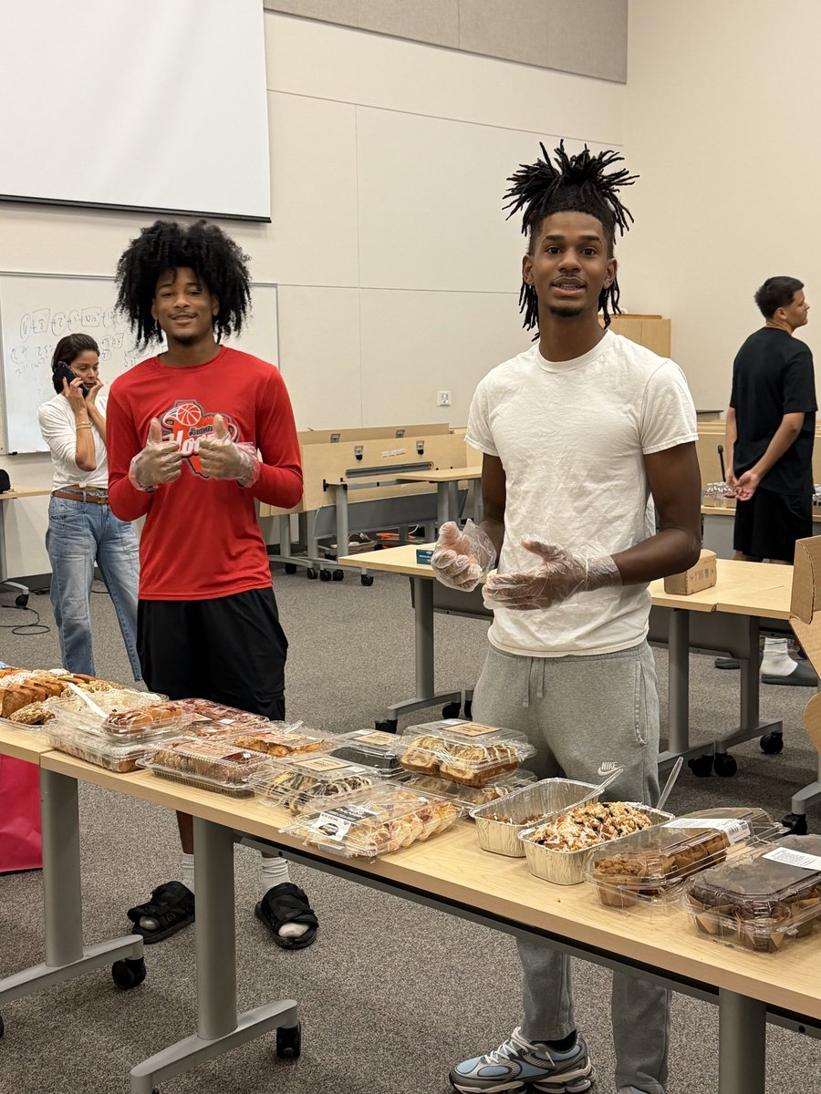 Cedar Ridge Raider Basketball tweet media