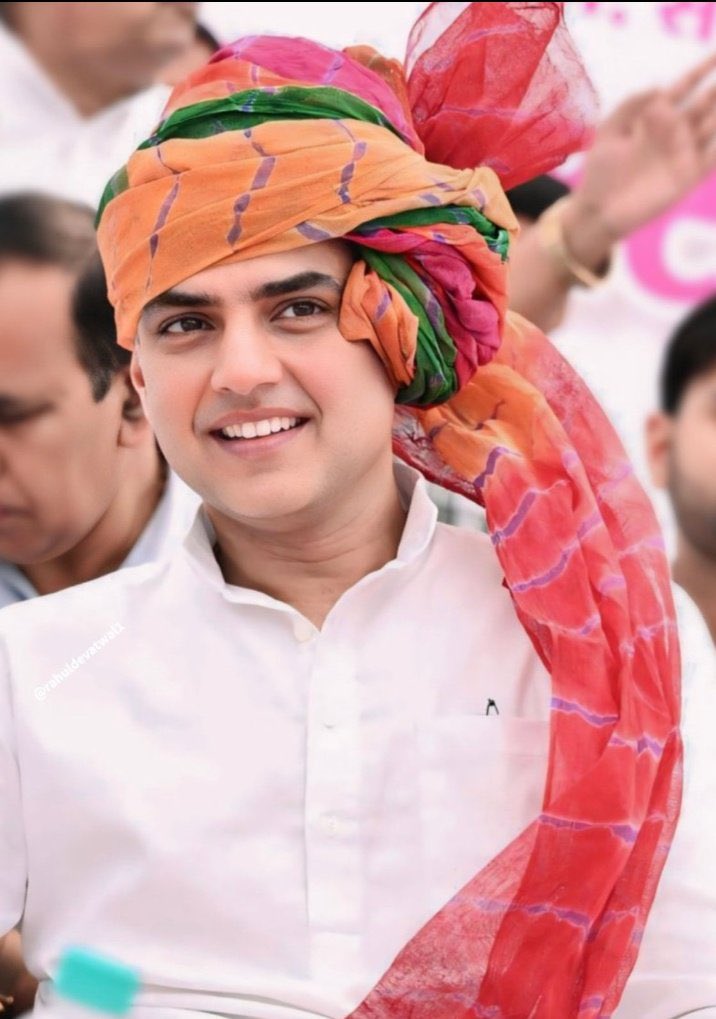 आज़ादी हमारे बलिदानों से आई और देश में मजबूत हुई थी!!

आज देश मे आज़ादी बचाने की लड़ाई है..!
<a href="/RahulGandhi/">Rahul Gandhi</a> 
<a href="/SachinPilot/">Sachin Pilot</a>