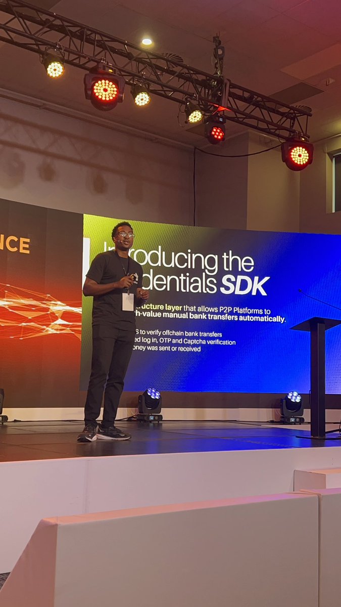 Cr3dentials's tweet image. Cool scenes from Jozi 🇿🇦
#AfricaStablecoinSummit 

Our CEO @Metachaser24 sharing the CR3 mission 🔥