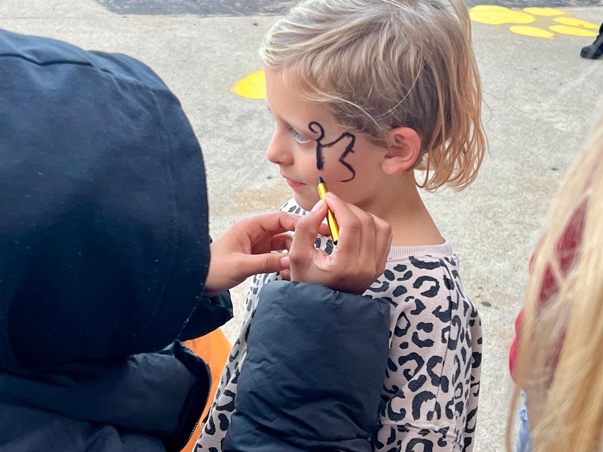 Good morning,

Please use the link below for The Noble Morning Show:
youtube.com/watch?v=KC8qwJ…
#CHUHSchools #CHUHNoble