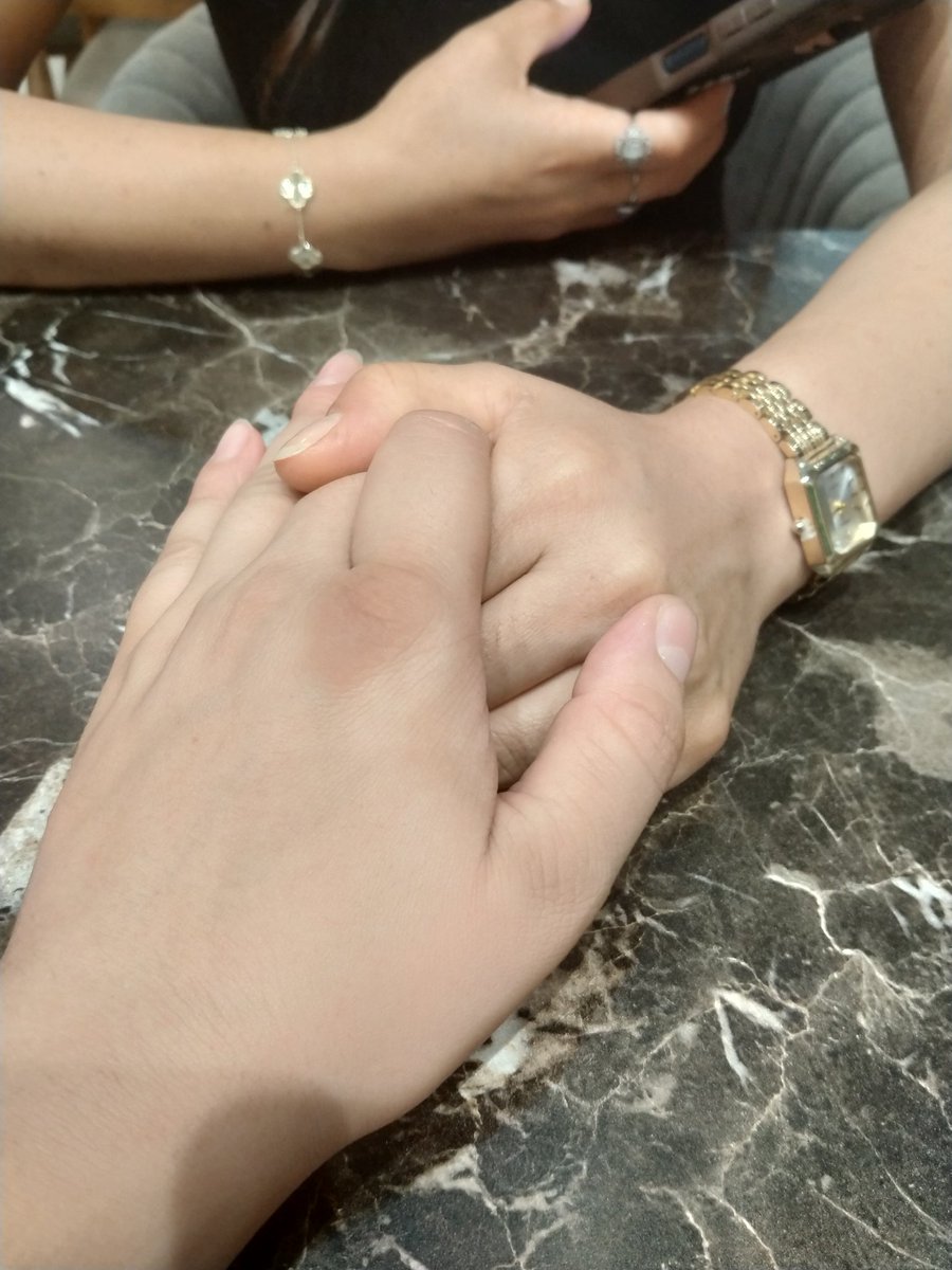 Her zaman herşeyde yanımda olan minik el ❤️