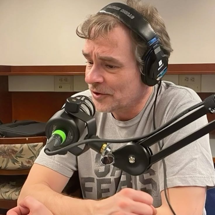 f_lynyrd's tweet image. Robert Sean Leonard when asked about the Charlie Kirk assassination in a recent interview:

&quot;I personally wouldn&apos;t have put my neck in the path of a bullet.&quot;

- via @PopBase