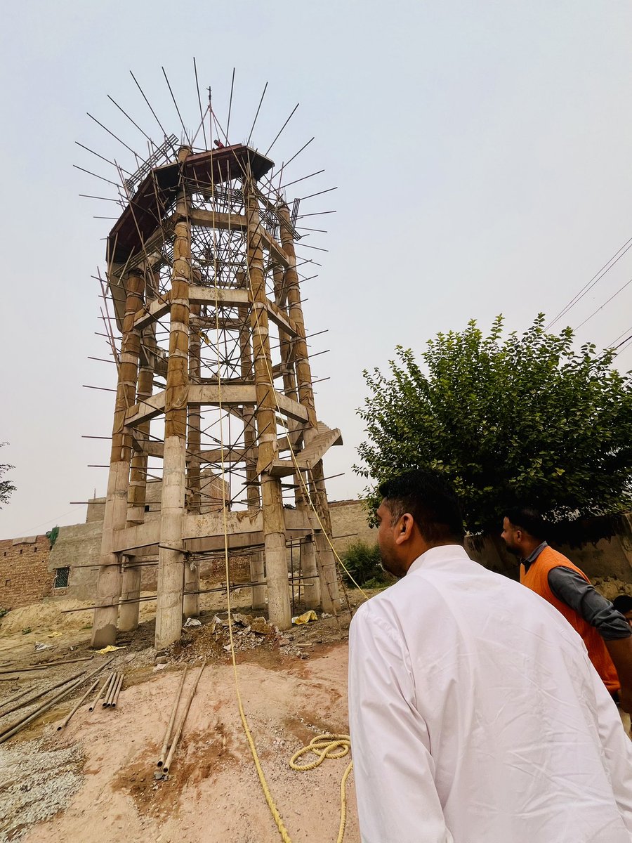 आज जलदाय विभाग, पीलीबंगा में निर्माणाधीन कार्यों एवं विधायक कोष से बन रहे विभागीय कार्यालय का निरीक्षण किया।
साथ ही शहर में चल रही अमृत योजना की प्रगति पर विभागीय अधिकारियों से चर्चा की। <a href="/INCIndia/">Congress</a> <a href="/INCRajasthan/">Rajasthan PCC</a>