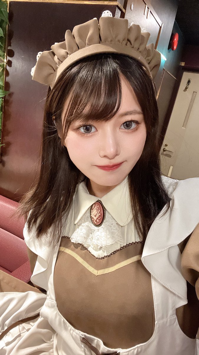 ご帰宅ありがとうございました🎶
ゆっくりたくさんお話しできて楽しかった〜！ロールモデル?を探してメイク研究しようと思ってる！(ので、カラコンいつもと違う)お酒も📸も🍾もありがとう😭✨
高級なポッキーやたこ焼きにほんとは作りたかったピザマンもおつまみも感謝です🙌