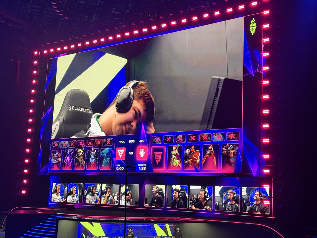 09/11/2025
Blast Slam IV @ Singapore Indoor Stadium!

The Ultimate Draft Sequence.

Game 4 &amp; Game 5 — pure ego, pure rapier throw 😤
Love the confidence from Falcons! 

BO5 always delivers.
Glad my in-person tournament appearance had such a finale

📸 (Draft Sequence!)